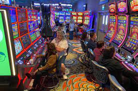 Big crowd checks out new Delta, BC casino - Delta Optimist