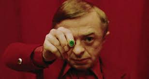 I must've missed something how come Coop didn't want Laura to take the ring  if it was going to stop Bob from possessing her? : r/twinpeaks