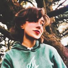 Erin Lefler's Instagram, Twitter & Facebook