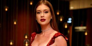 Her first major role was in the telenovela c. Marina Ruy Barbosa Faz A Fila Andar E E Flagrada Na Companhia De Bonitao