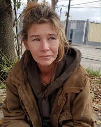 Homeless woman repays kindness after two years