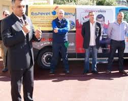 Un minibus pour les voyages des résidents de la résidence Arc-en-ciel