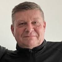 90+ Profile mit dem Suchbegriff „Ralph“