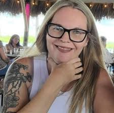 The cheapest cuts of meat are often the most delicious if you know how to  cook them right this is cube steak with a delicious mushroom gravy. It just  needs to cook