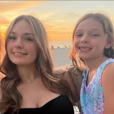 I wasn't going to share this as it happened last night. The slamming of my  screen door woke me up. I just moved here, to Venice, and wanted to post  anonymously so