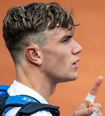 How about 'Nunca?' The return of Victorbarber 😭😭 : r/tennis