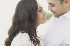 Tomas Flint » Photographer > CANANDAIGUA LAKE ENGAGEMENT PHOTOGRAPHY :  ANJALI + MICHAEL