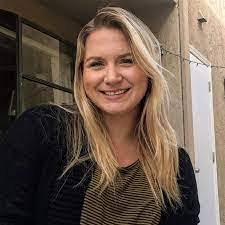 Heather Lardie's Instagram, Twitter & Facebook