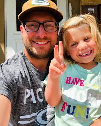 Happy #nationaldaughtersday to my sweet daughter, Mae! Hope you've had the  best day! Love, Dad ❤️