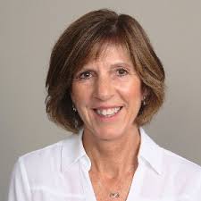 16 Stonegate Dr, Hyde Park, NY 12538