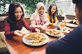 Jalan sabang memang selalu menjadi tempat pilihan untuk berbuka puasa, meskipun tempat makannya tidak terlalu nyaman, namun karena pilihan makanan yang dijual lengkap dan. Sisternet 4 Tempat Makan Asik Di Jakarta Buat Buka Puasa Rame Rame