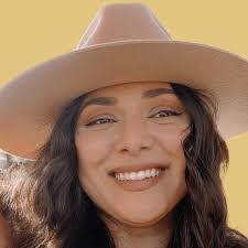 Raquel Avalos's Instagram, Twitter & Facebook