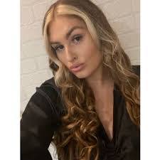 Molly Keenan's Instagram, Twitter & Facebook