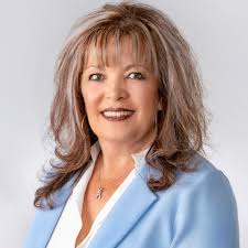 Colleen Paradis's Instagram, Twitter & Facebook