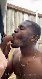 Backyard blowjob - ThisVid.com