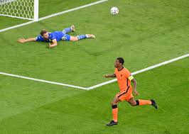 Hà lan có lần đầu tiên trở lại một giải đấu lớn kể từ sau world cup 2014. Ha Lan Ao Chá» Lá»'c Ná»•i á»Ÿ Amsterdam 24htinnhanh