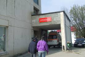 Accesul pacientilor catre spitalul municipal curtea de arges se poate realiza prin mijloacele de transport in comun din aproape toate zonele municipiului, existand statie pentru acestea in apropierea spitalului. De Ce A Murit Copilul Din ArgeÈ Diagnosticat De Medici Cu EnterocolitÄ