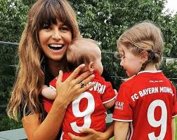 Anna lewandowska zeigt babybauch und gibt tipps. Anna Lewandowska Pokazala Zdjecie Z Laura Dziewczynka Rosnie Jak Na Drozdzach Viva Pl