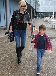 «πολλές φορές, σε μια είδηση τηλεοπτική, βλέπεις ότι υπάρχουν διαρροές. Faih Skorda Me Ton Gio Ths Dhmhtrh Sto 8eatro Fthis Gr