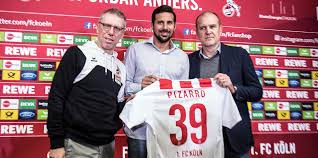 Herzlich willkommen beim # effzeh , hendrik! Alteste Feldspieler Der Bundesliga Claudio Pizarro Auf Platz Zwolf Mz De