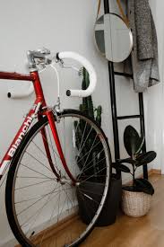 Dein Rad Steht Oft Im Regen Dann Nichts Wie Rein Damit In Die Wohnung Denn Hier Ist Es Nicht Nur Besonders Gut Geschutzt Wohnung Fahrrad Fahrradversicherung