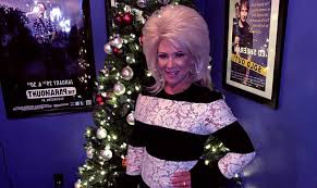 Feb 03, 2021 · even though her gift is dismissed as just another mumbo jumbo by a number of people, theresa caputo has channeled her talents in a way that has helped her amass a massive net worth that is estimated at $3million, according to celebrity net worth. Theresa Caputo Net Worth Age How Much Does Theresa Caputo Charge Celebritydig
