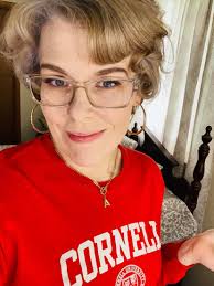 Zoey Deutch looked glamorous in Tiffany & Co. earrings at #THRNEXTGEN