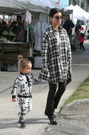 email protected she has two siblings, an older brother, mason dash disick, born on december 14, 2009, and a younger brother, reign aston disick, born on 14 december 2014. Kourtney Kardashian Dons Oversized Plaid Top For Outing With Son Reign Kourtney Kardashian Star Fashion Kardashian Style