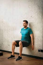 Jun 30, 2021 · das verletzungsrisiko beim fußball ist hoch und kann verschiedene verletzungen besonders der unteren extremitäten nach sich ziehen. Workout Early Bird Workout Wandsitzen Fur Starke Beine Fit For Fun