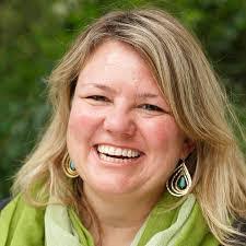 Angela Hettinger's Instagram, Twitter & Facebook