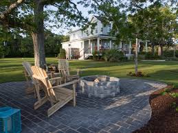 Or, you can go the custom made route and pay approximately $400 to $600 per linear foot. Outdoor Kitchen Pictures From Blog Cabin 2013 Diy Network Blog Cabin 2013 Diy