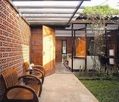 Nah, kamu bisa mengaplikasikan desain taman rumah yang sederhana pada area tersebut. 7 Ide Desain Taman Minimalis Di Dalam Rumah Kumparan Com