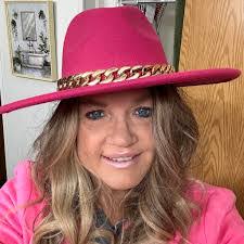 Mark Dolle's Instagram, Twitter & Facebook