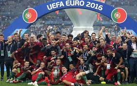 Portugal inició el encuentro proponiendo acciones de peligro. Euro 2016 Portugal The Team Of Seven Lives Marca English