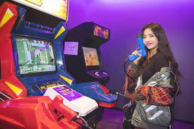 Ok But Imagine Going On An Arcade Date With Her Arcade Kpop Girls Cube Entertainment