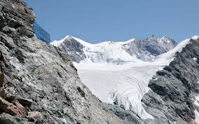 Consider things such as access and accommodation at the base of bishorn, as well as the logistics of climbing to the summit. Von Der Cabane De Tracuit Uber Die Nordwest Flanke Hochtouren Bishorn Schweizer Alpen Club Sac