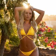Carina dahl (born 15 august 1985) is a norwegian pop singer and songwriter from trondheim. Carina Dahl On Twitter Let S Be Lazy Under Palm Trees Tag A Lucky Monkey Pinkyswearbycarinadahl Pinkyswearswim Kimsorens1
