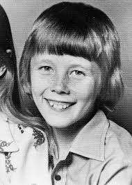 Convicted shotgun killer who collects clocks and 'dabbles' in antiques  appears