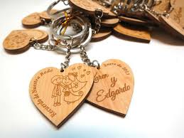 La bodas de plata se celebran cuando el matrimonio cumple 25 años. Coleccionismo Otros Llavero Metalico Con Forma De Corazon Personalizado Foto Frase Boda Regalo