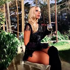 İrem Derici arkadaşını isim vererek ifşa etti! Çocuğa don giydiremiyoruz…