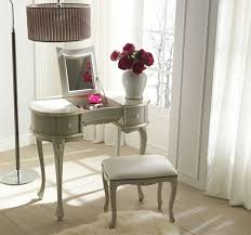 Jolie Coiffeuse Avec Miroir 40 Idees Pour Choisir La Meilleure Miroir Coiffeuse Mobilier De Salon Et Coiffeuse Ikea