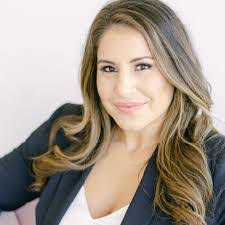 Colleen Mcnamee's Instagram, Twitter & Facebook