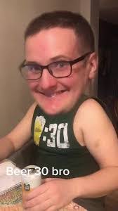 Leanne Proctor's Instagram, Twitter & Facebook