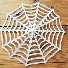 カッコいい ハロウィンの蜘蛛の巣を画用紙で作る 折り方と切り方 自由研究テーマとまとめ方 ハロウィン 飾り ハロウィン 折り紙 飾り ハロウィン 切り絵