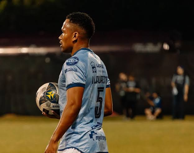 Ian Lawrence queda fuera de Sporting | CR Hoy