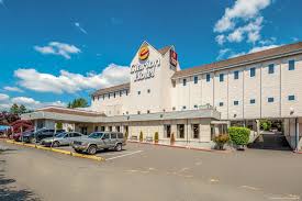 The red roof is on the right side of the road less than 1/2 block. Clarion Hotel Seattle Airport United States Of America At Hrs With Free Services