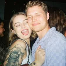 My dad is in one of the world's biggest rock bands and bedded loads of  women