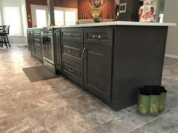 Filled with kitchen and bathroom displays, you will find kitchen cabinets, bathroom cabinets, appliances, countertops and more to help with your home renovation today. Austin Kitchen Cabinets Premium Cabinets
