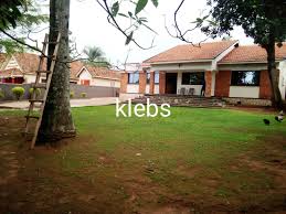 Stand alone house for rent in ntinda ministers village.oarking for 40  cars.garage.spacious for rent 1400$ monthly ..0775067903..0704175139..thx