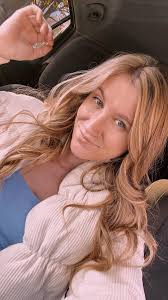 Hi! Me and my friend Kylie are looking for 2 more girls to sign a lease  with us at Enclave for 25-26! We want to sign with girls who want to be